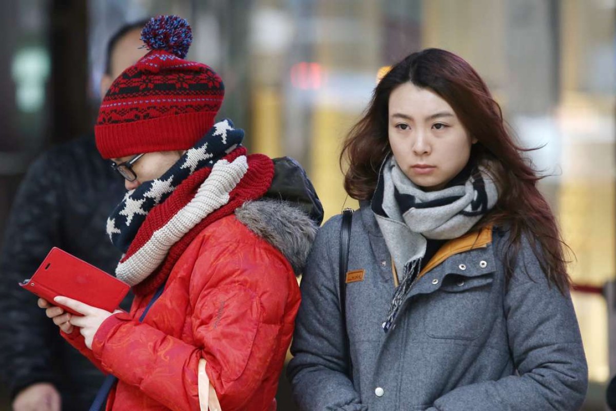 Temperature Falls To 10 8 Degrees Celsius Hong Kong S Coldest
