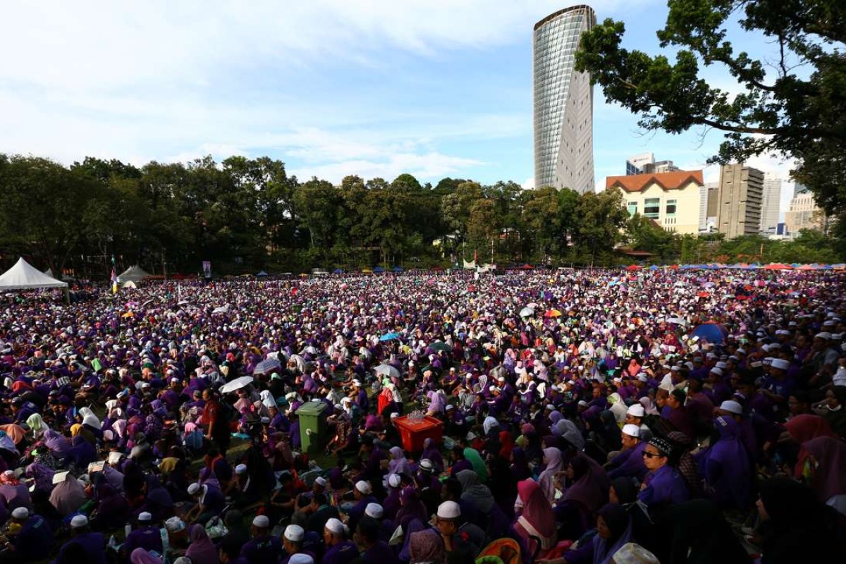Tens Of Thousands Rally In Support Of Islamic Penal Code Bill South China Morning Post