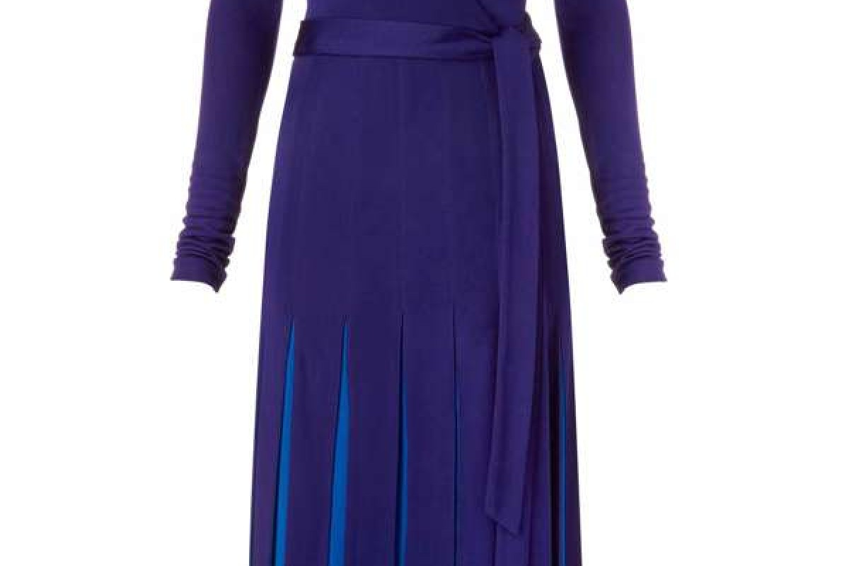 Where to find skirts and dress with contrasting pleats; and ... Where to find skirts and dress with contrasting pleats; and ... -
