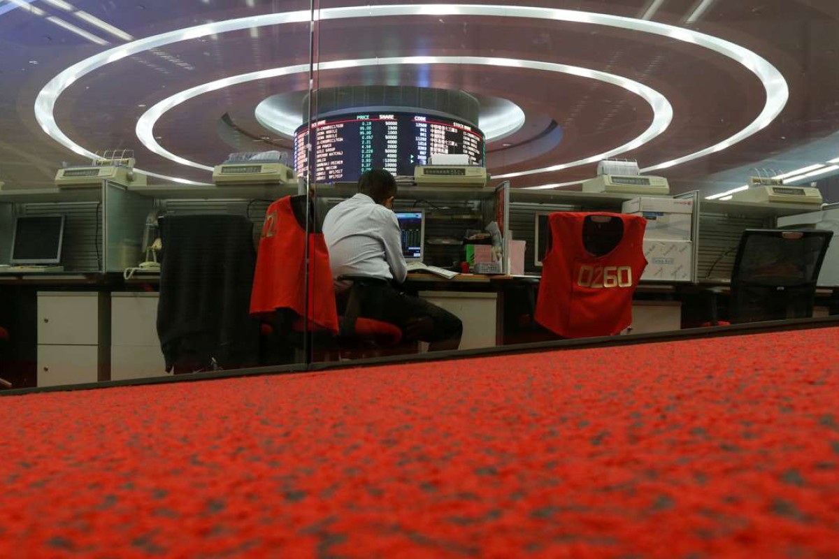 Hong Kong stocks sag before Easter holidays; geopolitical jitters