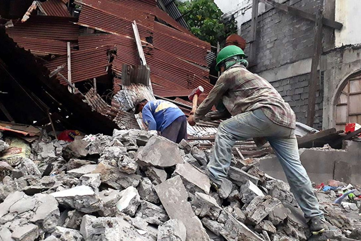 Residents jolted from beds as strong quake off Philippines damages ...