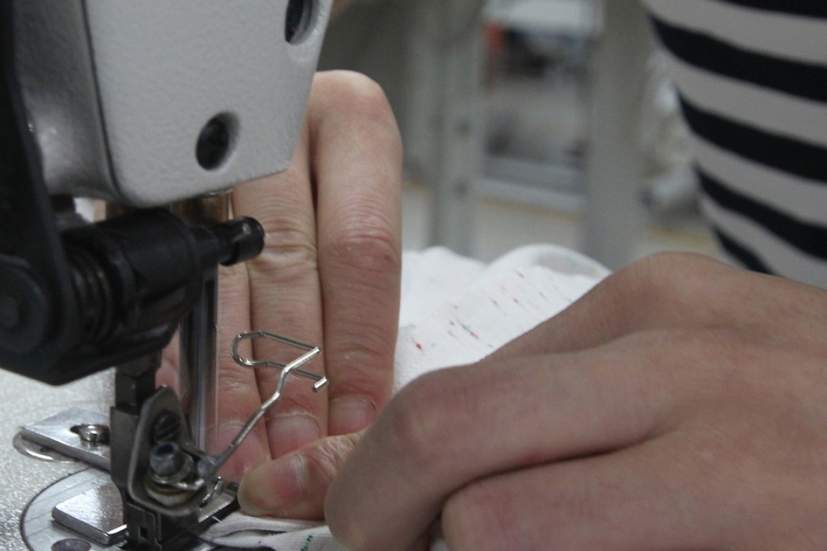 Two apparel makers debut in Hong Kong, Shanghai with returns as stark