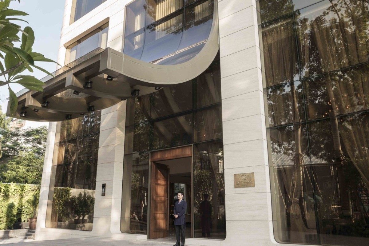 Hotel Des Arts Saigon Luxurious Spectacularly Swanky Art - 