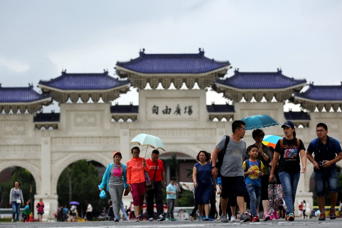 Going Solo How Chinas Backpackers Are Boosting Hidden - 
