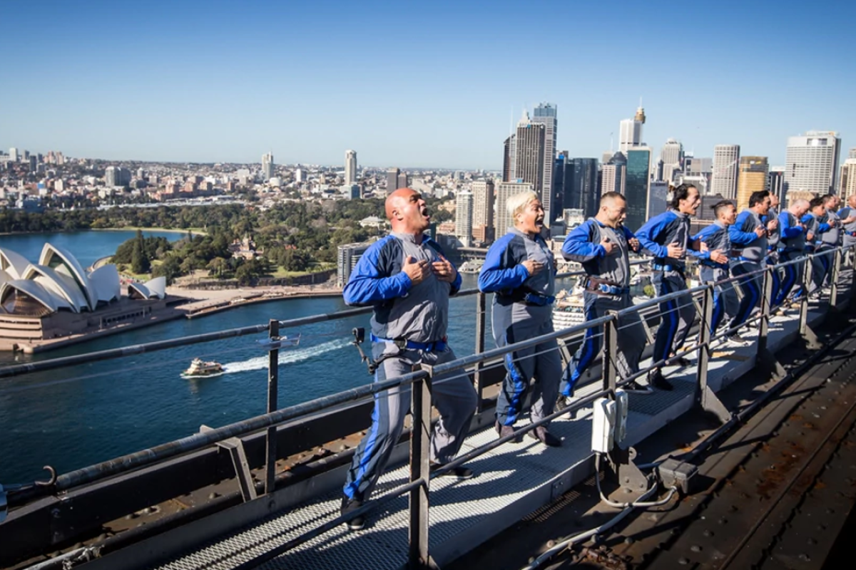 Powerful Haka Performed On Top Of Sydney Harbour Bridge