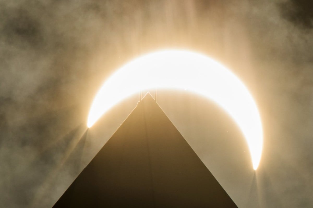 Scientists to pore over eclipse which zipped through America for years