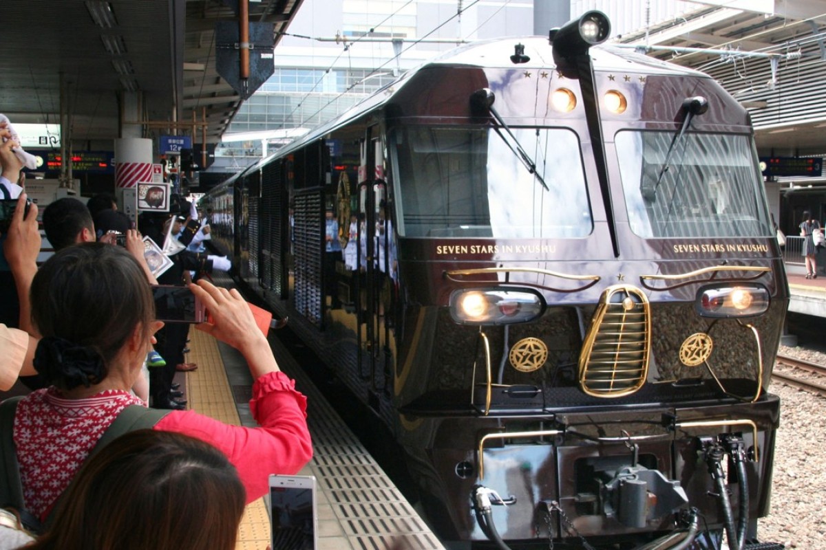 7 train. Поезд Seven Stars in Kyushu. Поезд 7 Stars Япония. Seven Stars поезд. Поезд 7 Stars Япония номера.