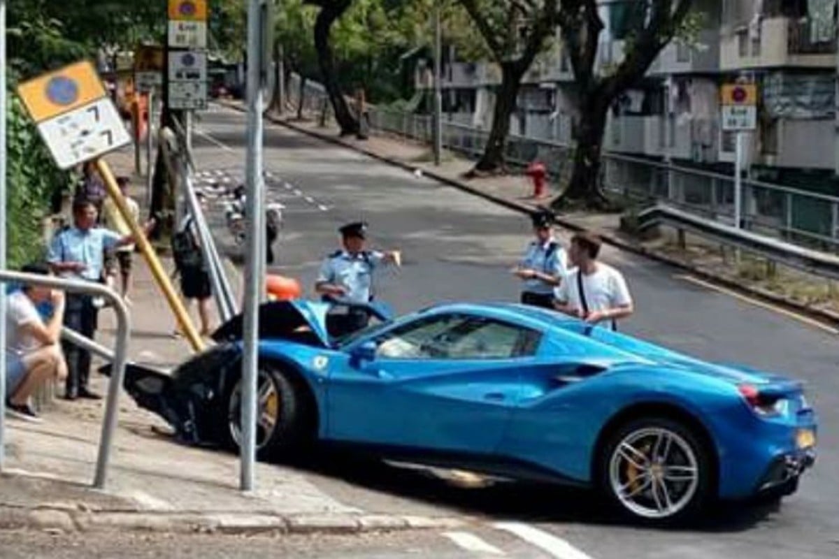 Video Of Hk4 Million Ferrari Crashing Into Road Signs Goes