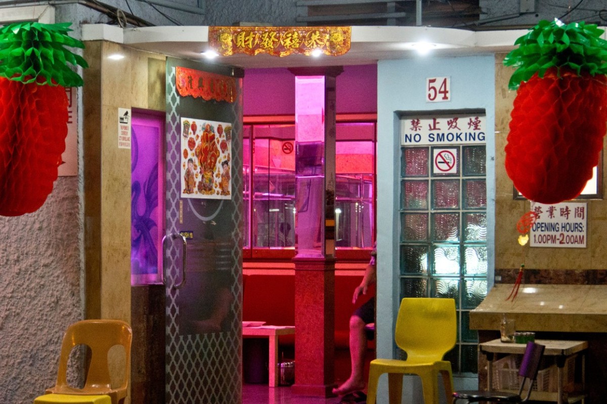 Singapore S Sex Trade Prostitution Licensed Brothels Sugar Babies And Laws You Can Run Rings Around South China Morning Post Geylang is divided into the northern and southern part by the geylang road that has a length of. singapore s sex trade prostitution