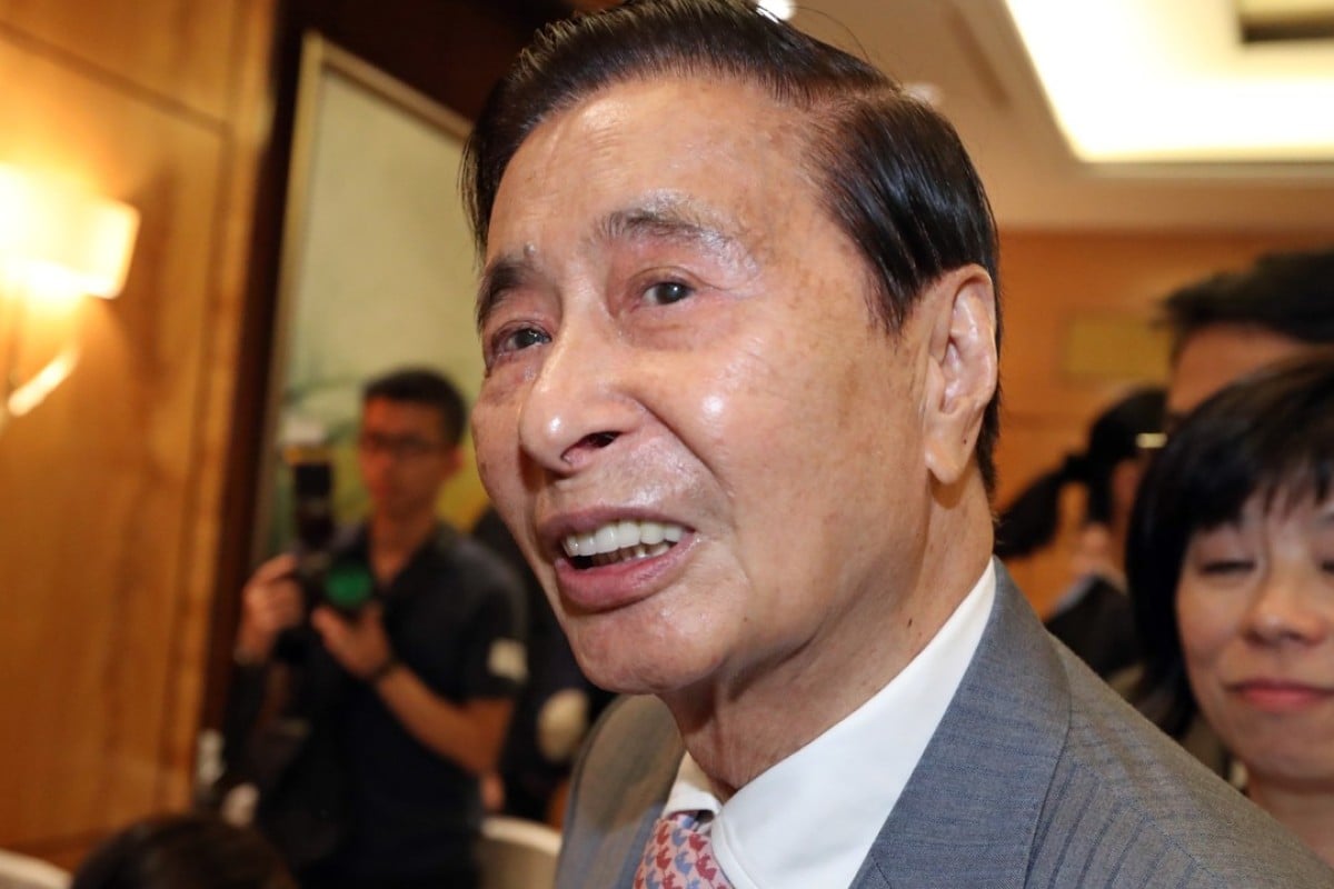 Property tycoon Lee Shau-kee offloads another HK$75m worth of shares in
