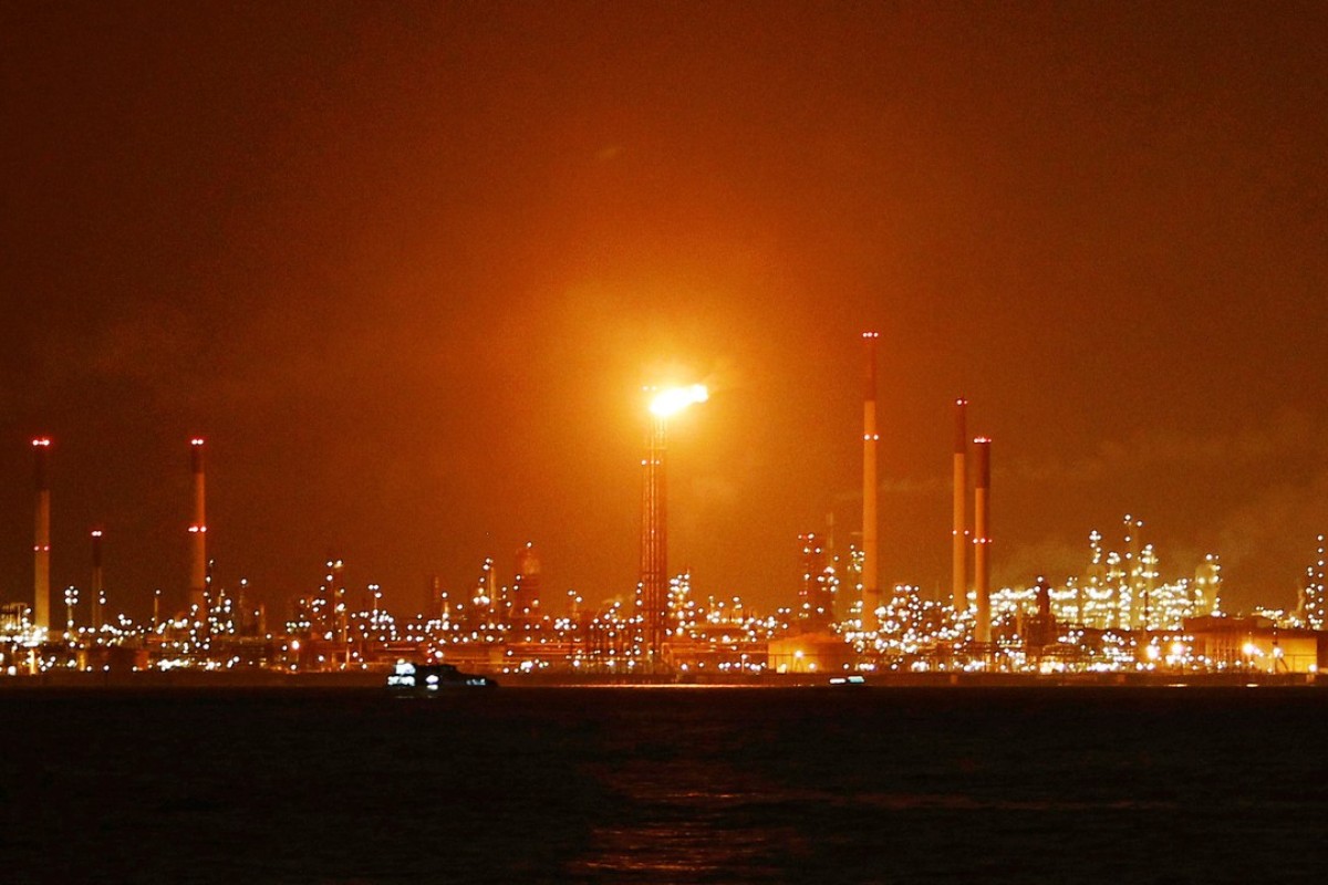 Singapore Police Arrest 17 Men Over Heist At Shell Oil Refinery, Also ...