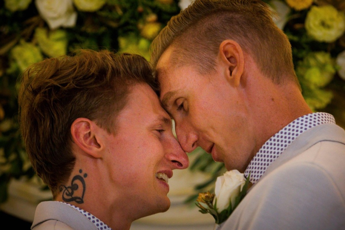 Same Sex Couples Marry In Midnight Wedding Ceremonies