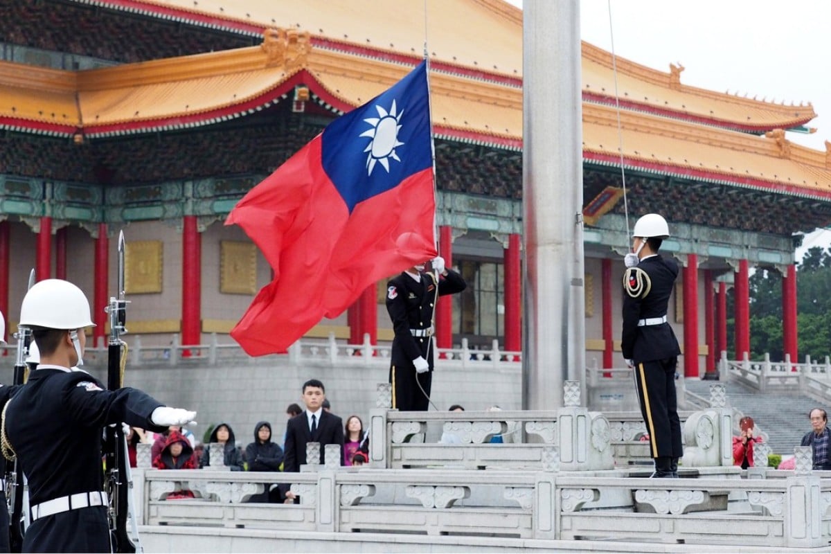 Beijing is said to be strengthening its “carrot and stick” approach to dealing with Taiwan’s independence forces. Photo: EPA