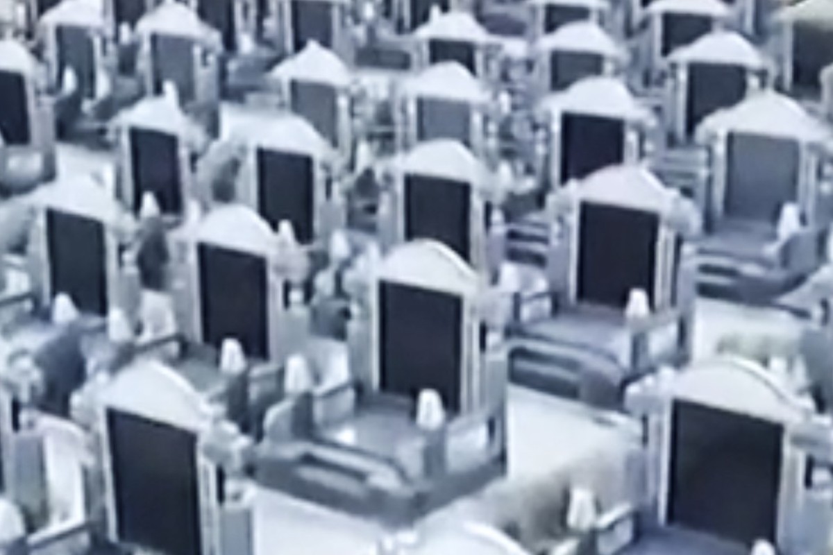 The Chinese County Where Graves For The Living Is Dead - 