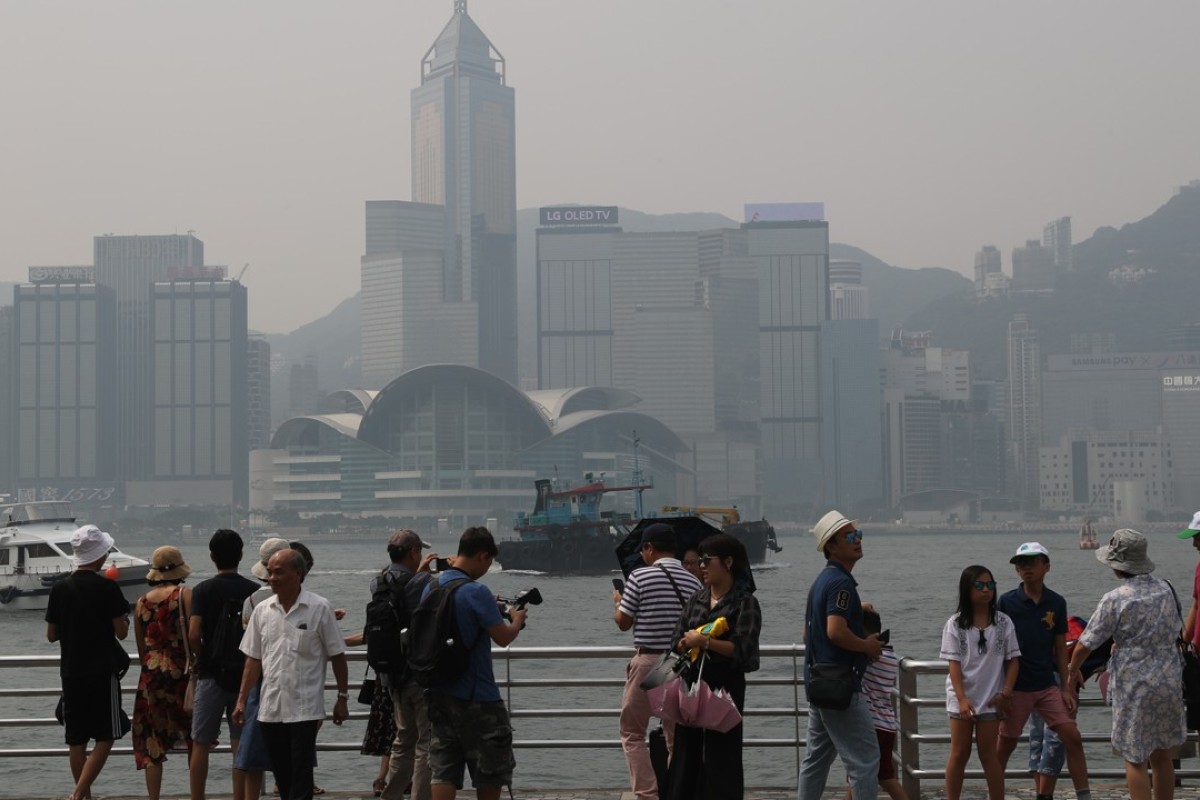Air pollution blankets Hong Kong, with nitrogen dioxide and ozone mass