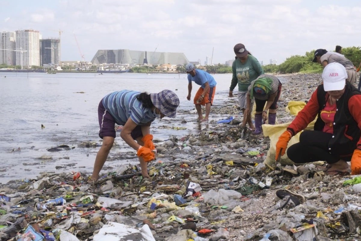 Philippines plastic pollution: why so much waste ends up ...