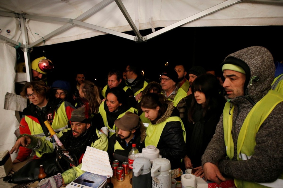 President Emmanuel Macron Hikes Minimum Wage To Appease Yellow Vest Protesters In France South China Morning Post