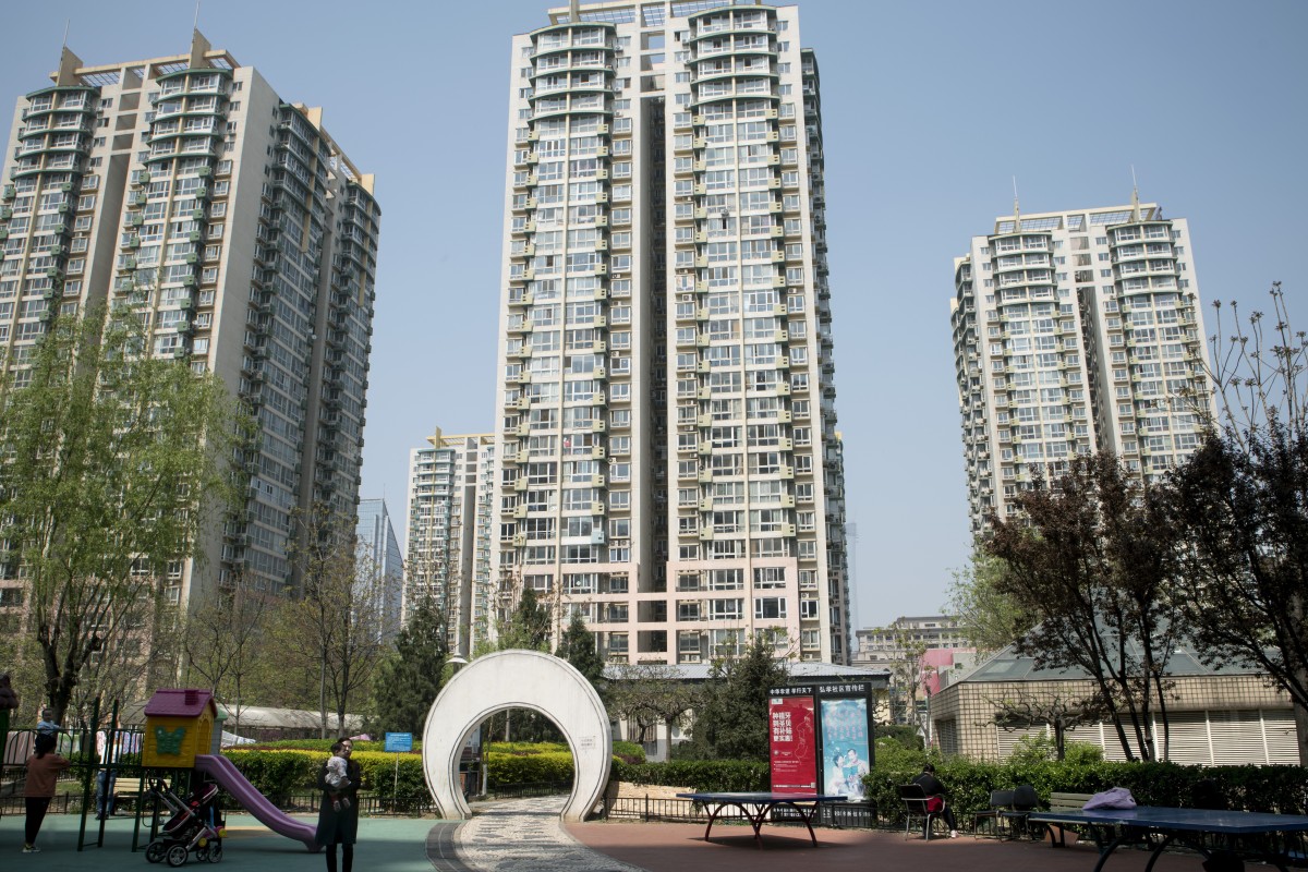 Chinese State Bank Chief Warns Against Buying Property Now - 