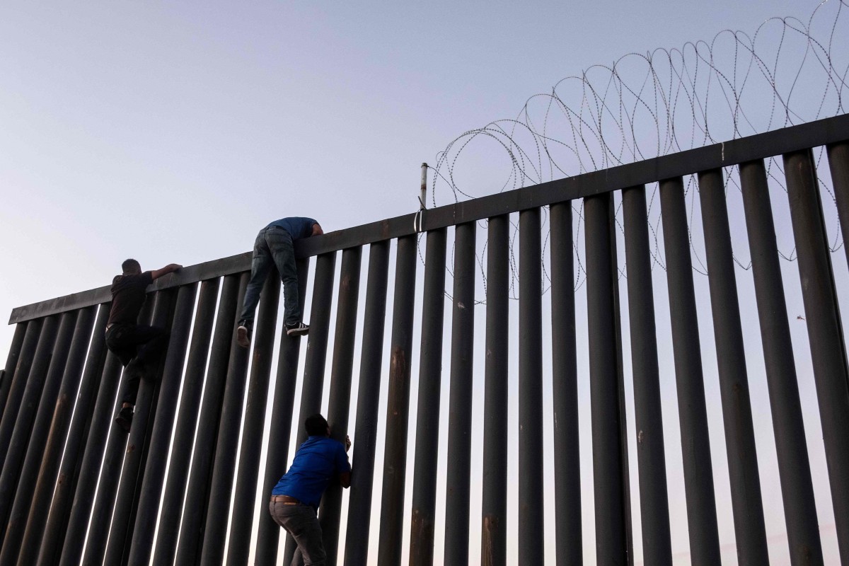 Trump S Steel Slat Mexico Border Wall Design Was Sawed