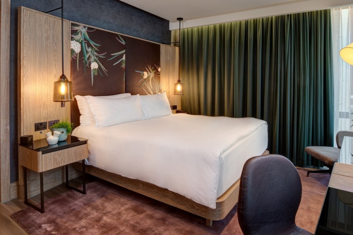 How The Worlds First Vegan Hotel Suite At Hilton London - 
