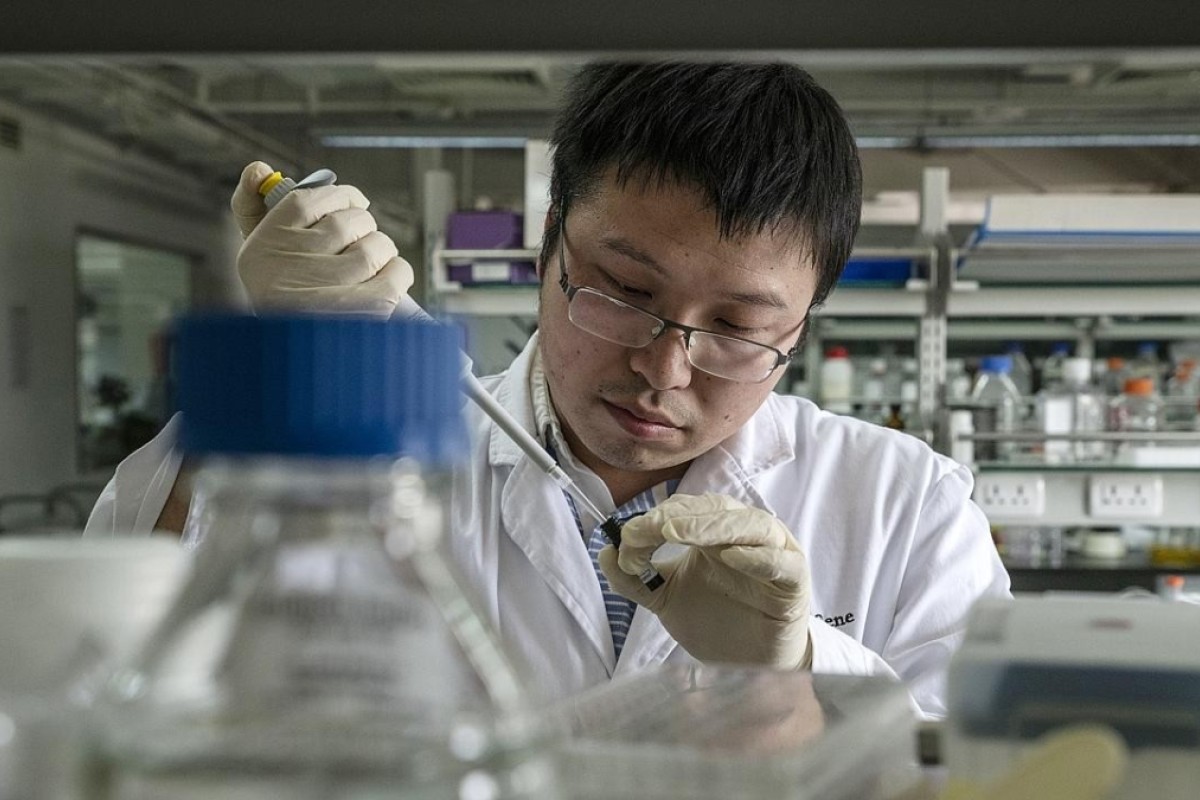 A researcher prepares a sample at BeiGene's research and development centre in Beijing on May 24, 2018. The company is opening a facility in Guangzhou late this year specifically built for large molecule biological drugs. Photo: Bloomberg