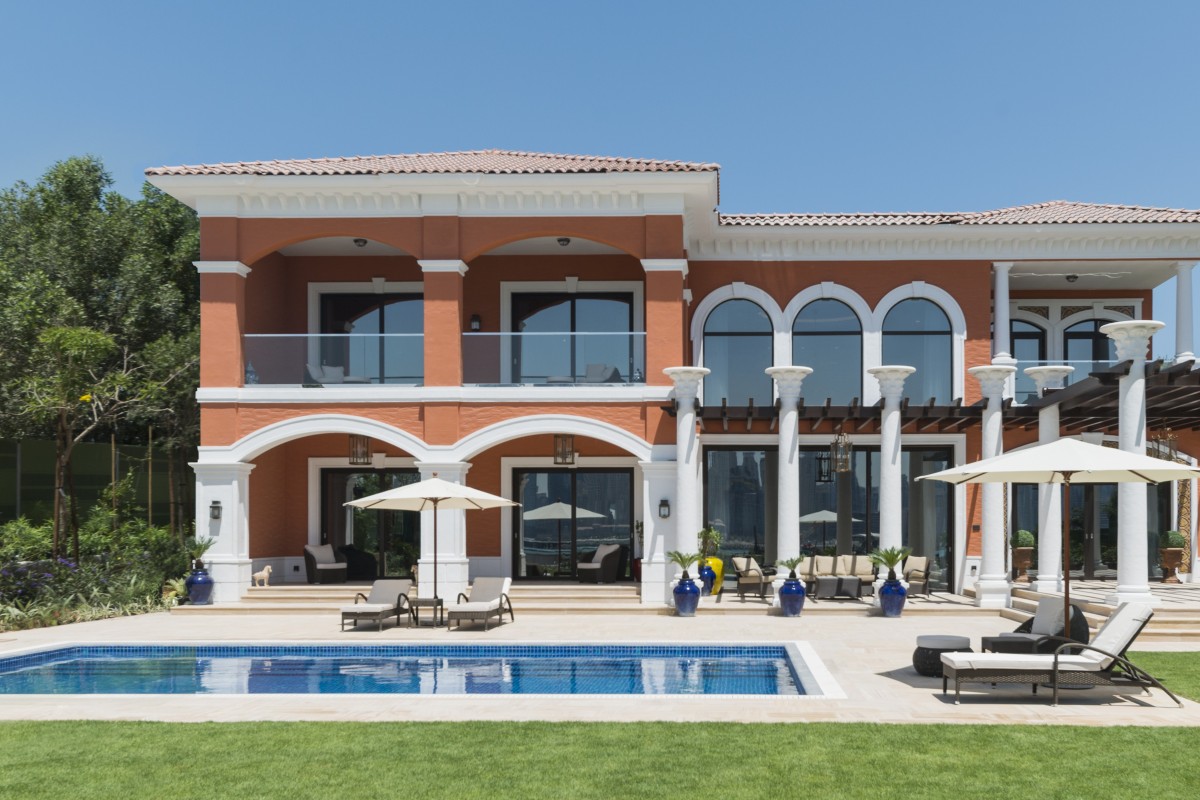 Inside Dubai S Luxury Property Xxii Carat Palm Jumeirah Where You Might Just Run Into The Beckhams South China Morning Post Salman khan's house at galaxy apartments, bandstand, bandra (please click on salman khan's family pictures to enlarge) salman khan and his parents live in two flats in galaxy apartments. inside dubai s luxury property xxii