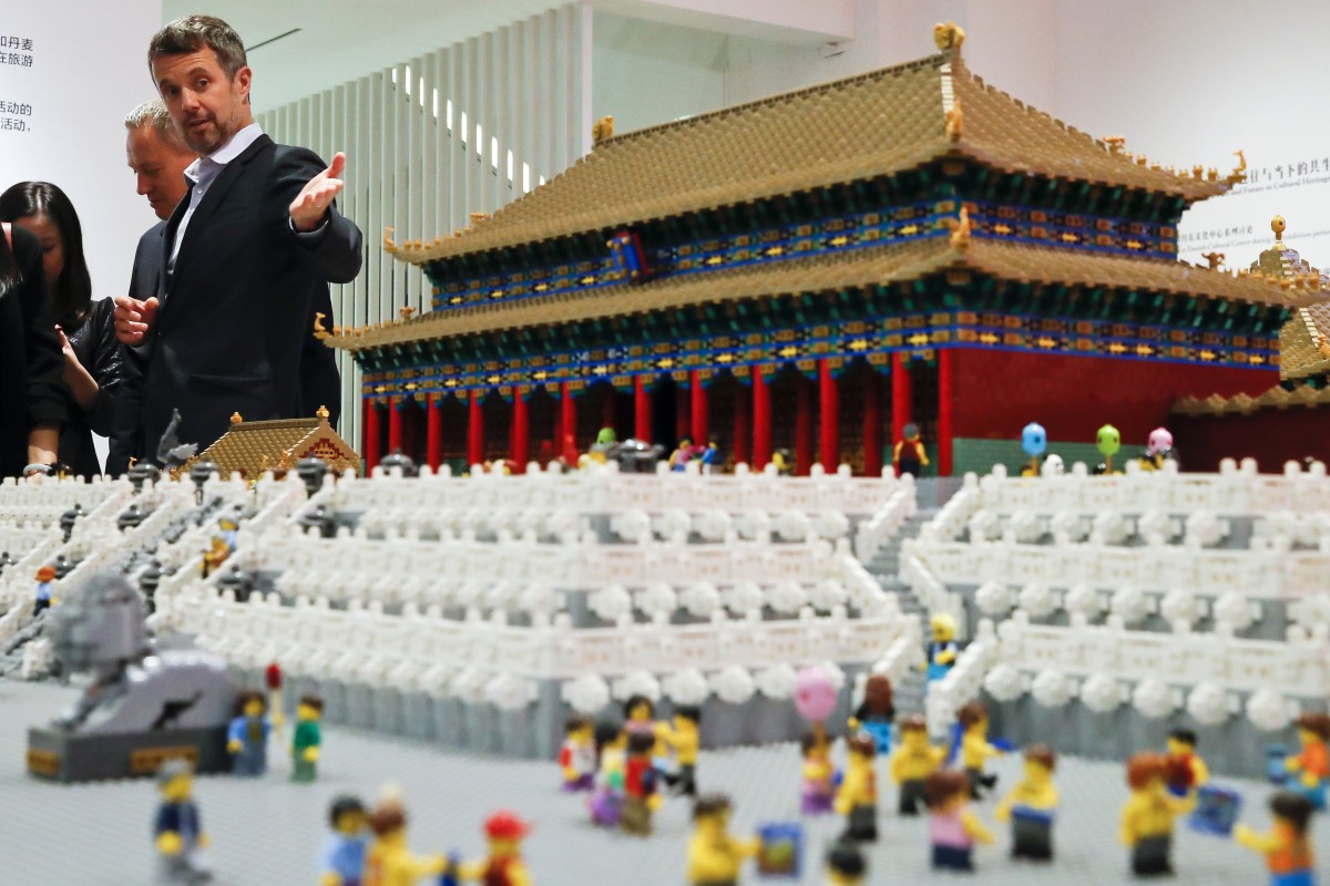 lego brick store