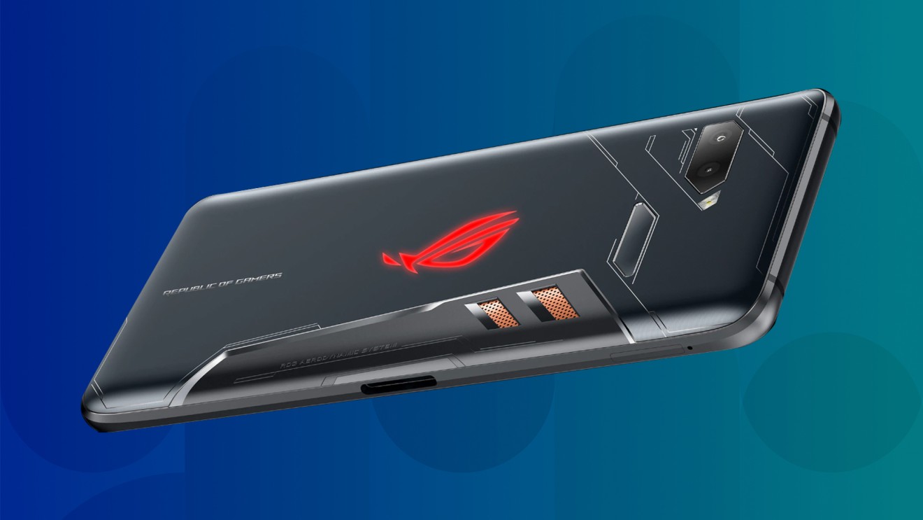 Asus’ latest gaming phone has drawn comparisons to competitor Razer. (Picture: ASUS)