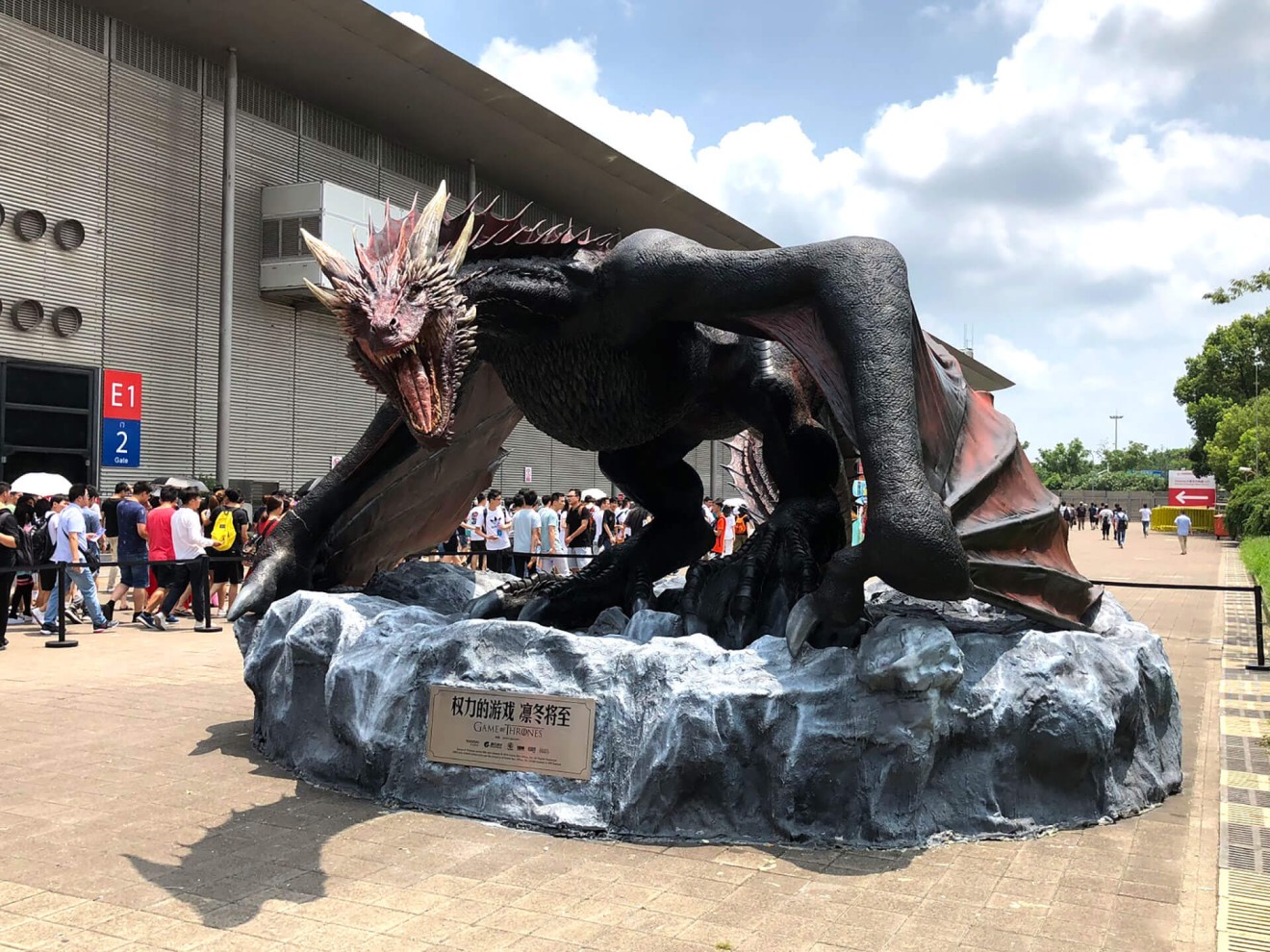 China is known for dragons, but this isn’t an Asian dragon: It’s Drogon from Game of Thrones, hanging out to promote Tencent and Yoozoo’s mobile game based on the show. (We think, despite his size, Drogon is still just a teenager here. Yikes.)