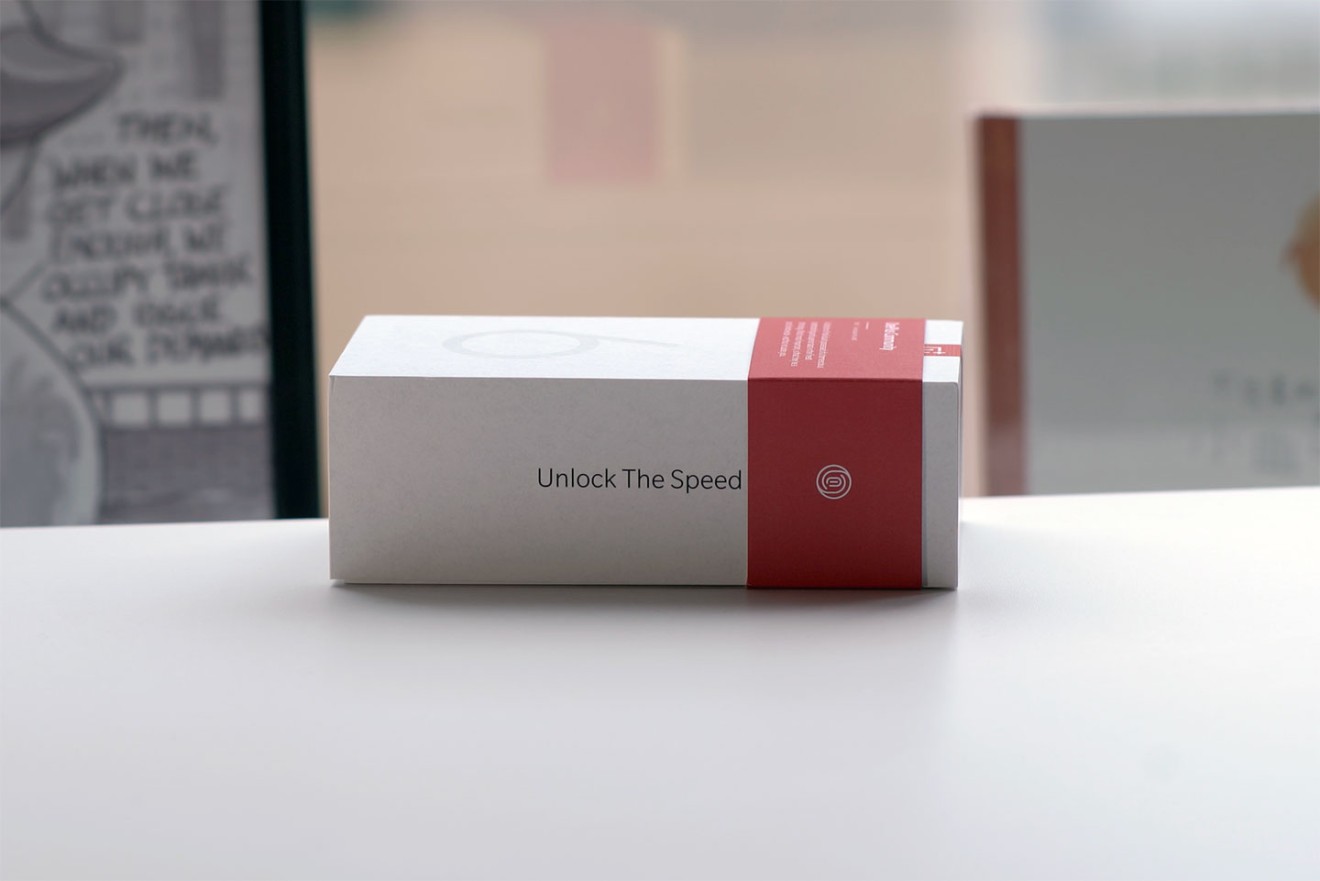 OnePlus 6T packaging box