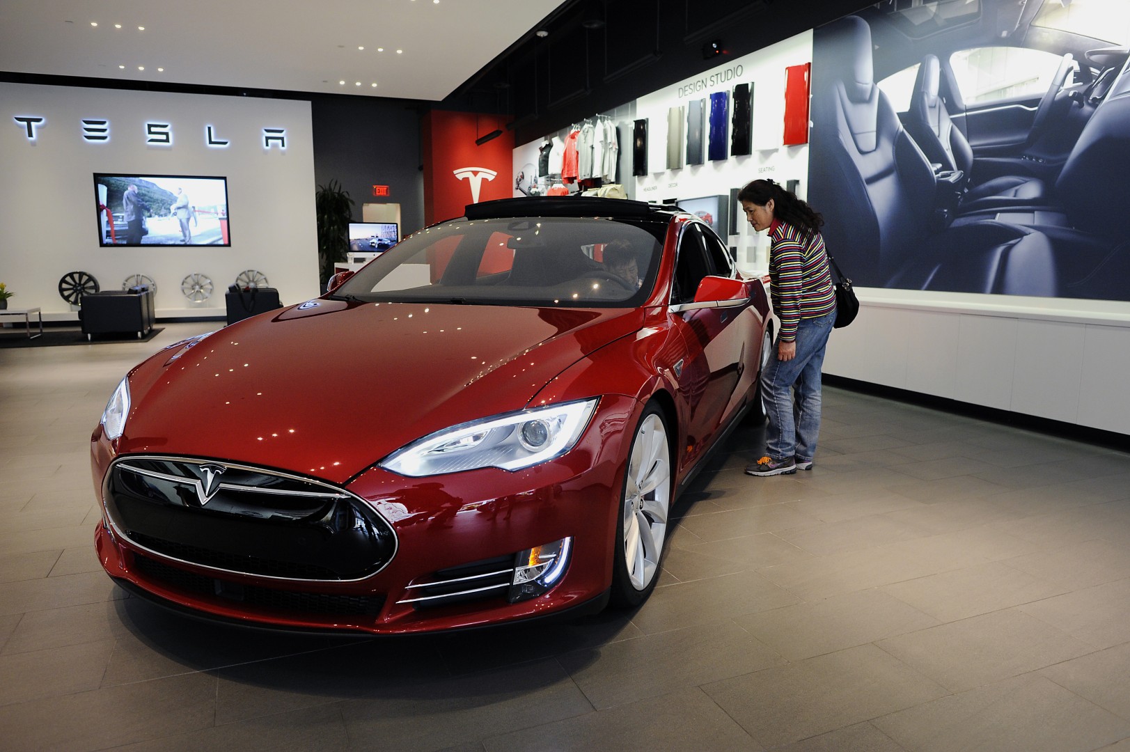 Tesla Is Letting Drivers In Hong Kong Trade In Their Used Cars For