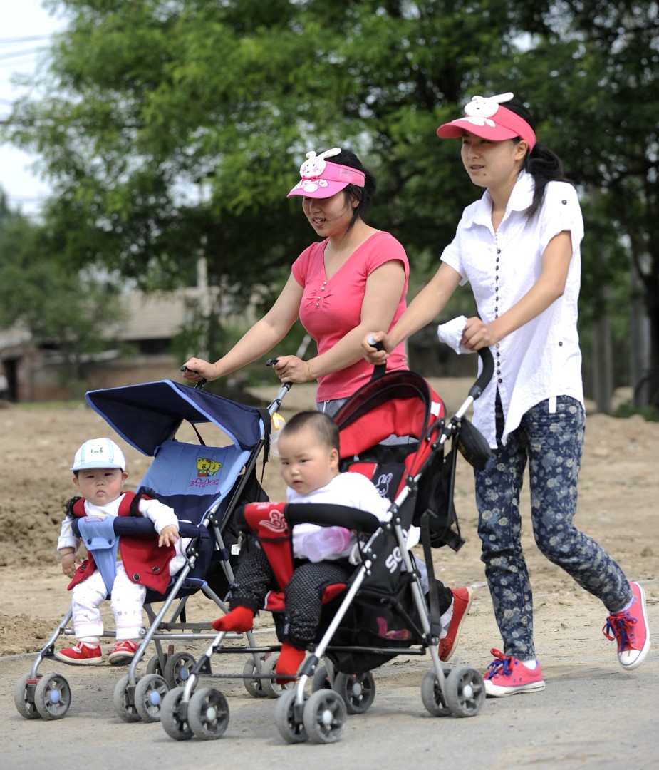 Toddler Lesbian Porn - End of China's one-child policy will ease pressure on gays ...