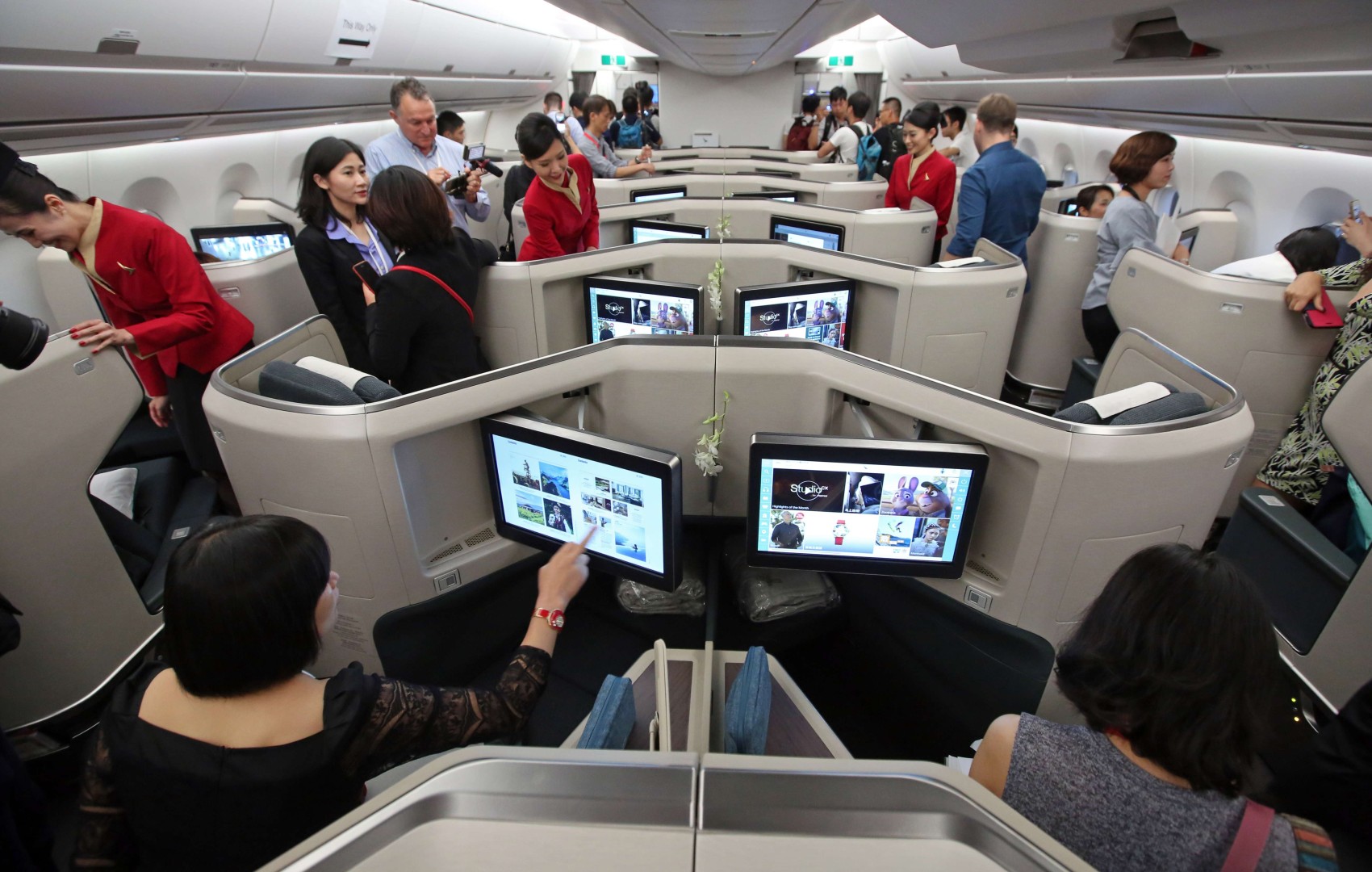 Hong Kong Airlines Cathay Pacific And Cathay Dragon Cut Back On