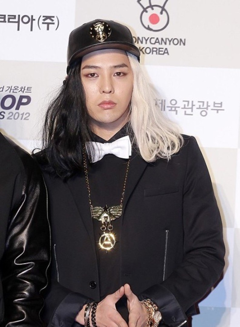 Image of G-Dragon long hair black