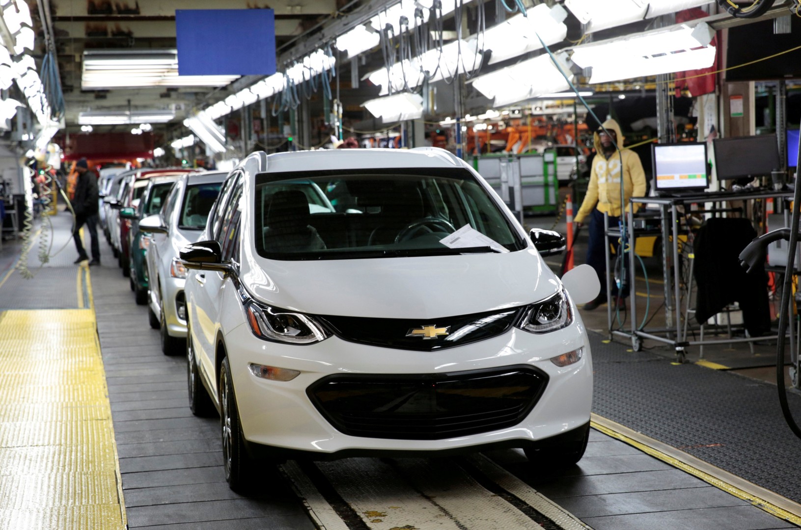 General Motors To Lay Off 15 Per Cent Of Salaried Workers Halt Production At Five Plants In Us Canada South China Morning Post