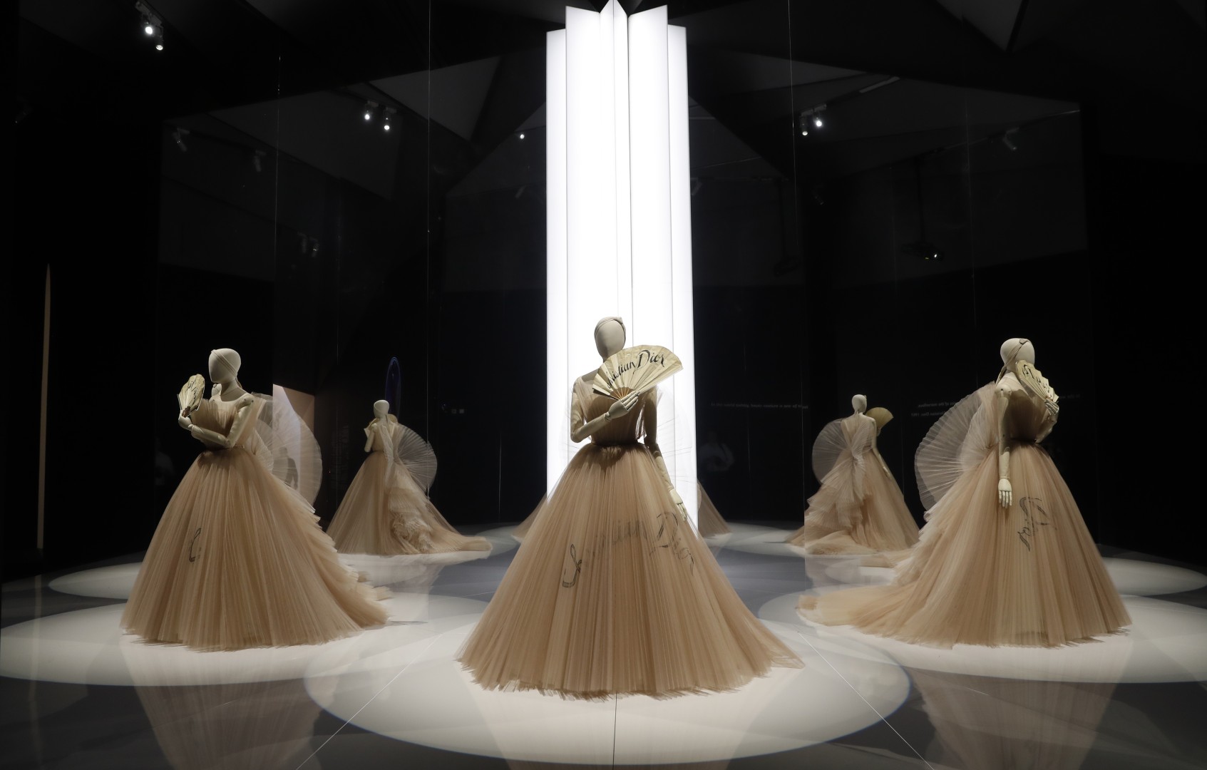 luisteraar halen Het pad Inside London's V&A Museum's lavish 'Christian Dior: Designer of Dreams'  exhibition | South China Morning Post