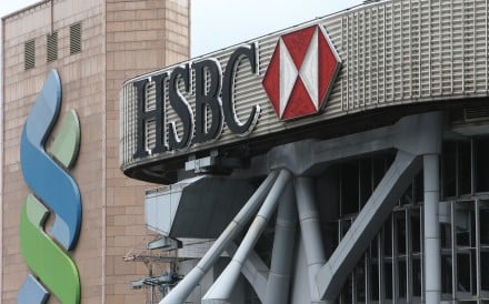 Bank sued by chinese billionaire due to forex loss