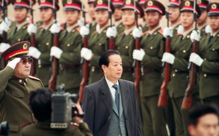 Chinese vice-premier Qian Qichen inspects elite PLA troops in Shenzhen in 1996. Photo: SCMP