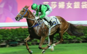 Zac Purton drives Jaeger Bomb to the line to snatch the Community Chest Cup. Photos: Kenneth Chan