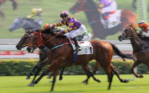 Eastern Express shows a handy turn of foot to win over 1,200m fresh under Karis Teetan. After placings under Joao Moreira and Gregory Benoist, Teetan jumps aboard again on Sunday. Photo: Kenneth Chan