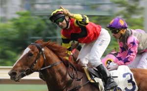 Brett Prebble celebrates Lucky Bubbles victory in the Group Two Premier Bowl. Photos: Kenneth Chan