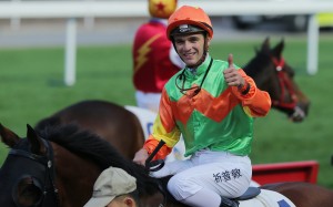 Sam Clipperton celebrates his win on Jolly Jolly in 2016. Photos: Kenneth Chan.