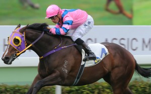 Silvestre de Sousa guides Friends Of Ka Ying to victory in January 2016. Photos: Kenneth Chan