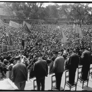 Party chiefs in Harbin are denounced in front of a large crowd in April 1967. Photo: Li Zhensheng (The Chinese University Press)