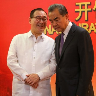 Philippine foreign minister Teodoro Locsin with his Chinese counterpart Wang Yi at the new Chinese consulate in Davao. Photo: AFP