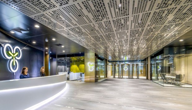 Hong Kong's largest data centre is now live with China ...