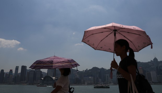 Hong Kong Observatory issues very hot weather warning from subsiding ...