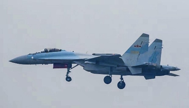 What weapons is China buying from Russia?