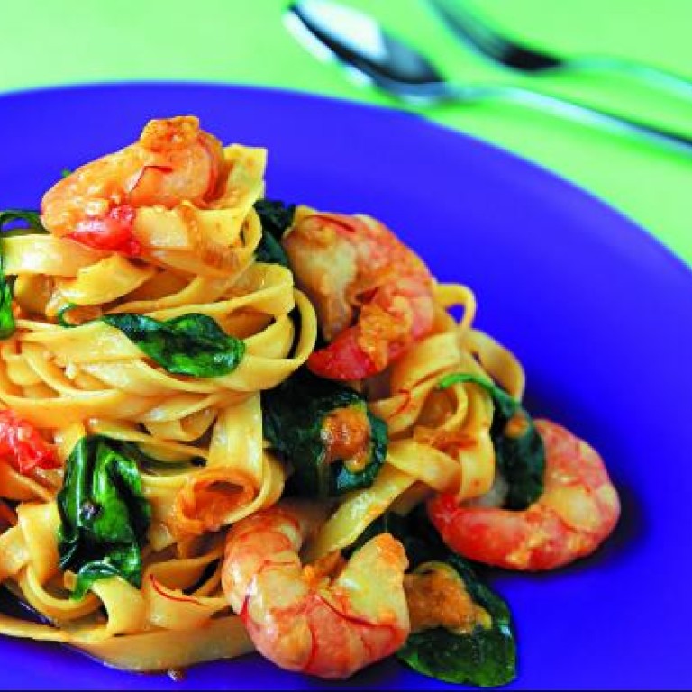 Pasta recipes Tagliatelli with shrimp, and spaghetti bolognese South