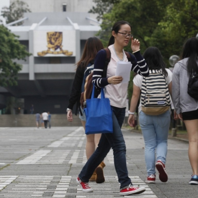 campus style walk sneakers